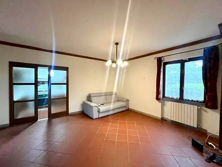 Immagine 5 di Casa trifamiliare in vendita  a Montignoso