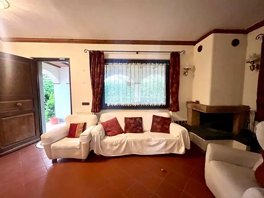 Immagine 6 di Casa trifamiliare in vendita  a Montignoso