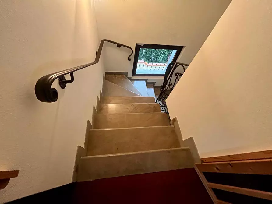 Immagine 15 di Casa trifamiliare in vendita  a Montignoso