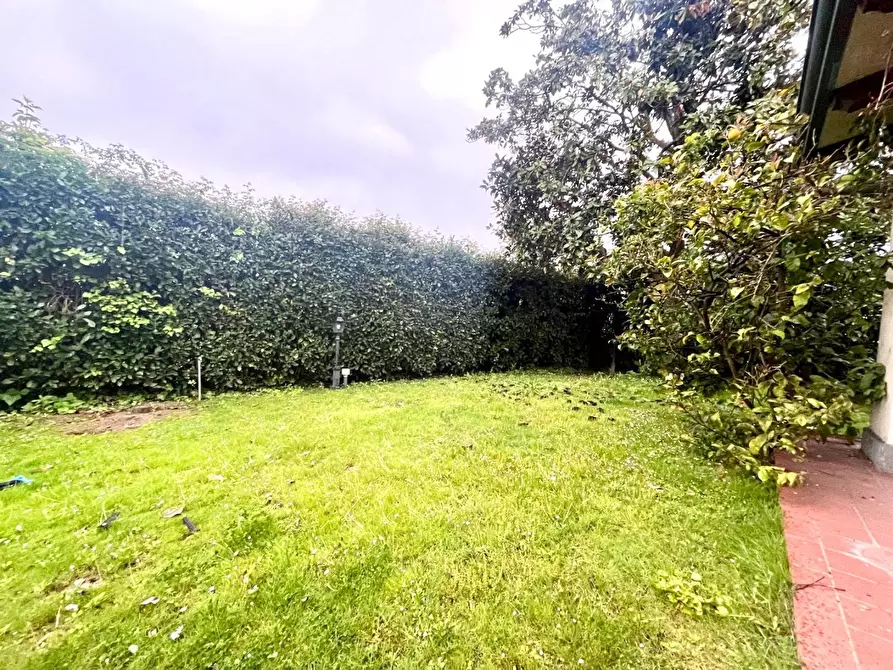 Immagine 20 di Casa trifamiliare in vendita  a Montignoso