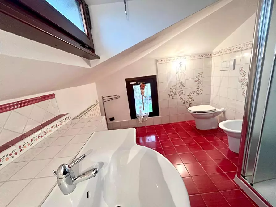 Immagine 17 di Casa trifamiliare in vendita  a Montignoso