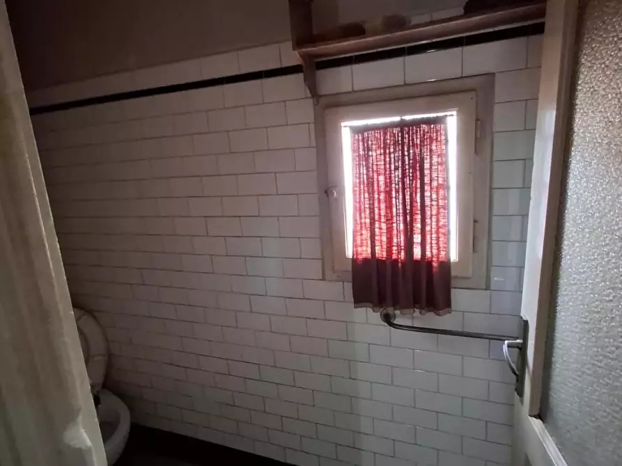 Immagine 28 di Terratetto in vendita  a Capraia E Limite