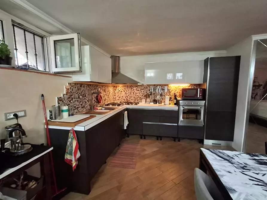 Immagine 15 di Appartamento in vendita  a Capraia E Limite