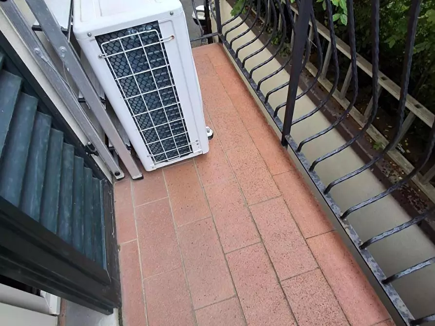 Immagine 7 di Appartamento in vendita  a Capraia E Limite