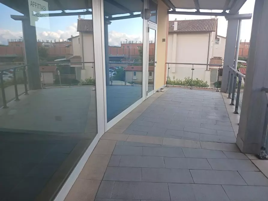 Immagine 5 di Locale commerciale in affitto  a Bientina