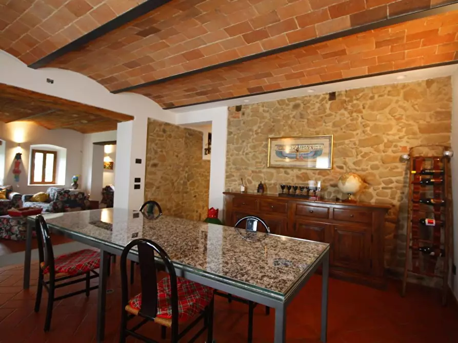 Immagine 16 di Casa colonica in vendita  a Vinci