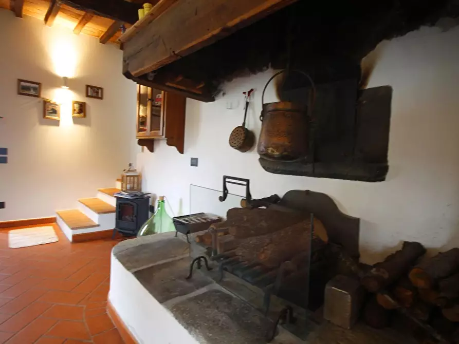 Immagine 10 di Casa colonica in vendita  a Vinci