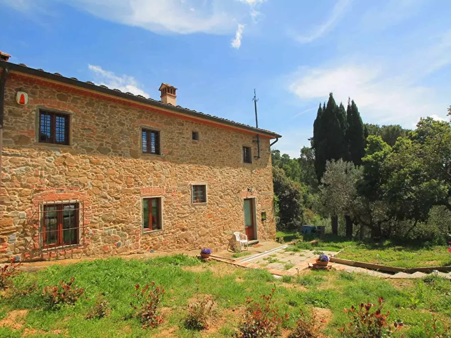 Immagine 36 di Casa colonica in vendita  a Vinci