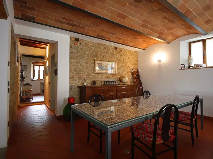 Immagine 19 di Casa colonica in vendita  a Vinci