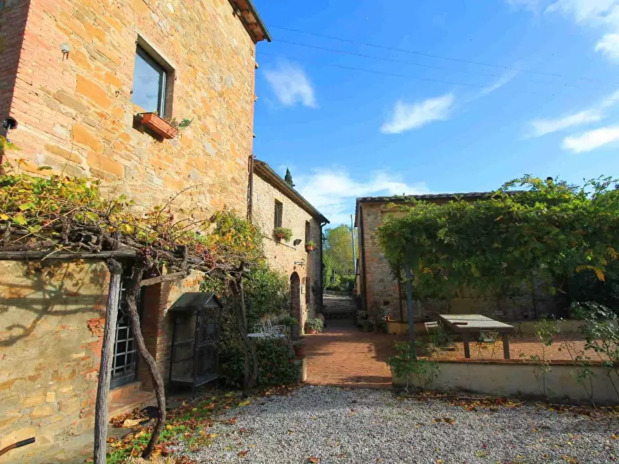 Immagine 7 di Casa colonica in vendita  a Montaione