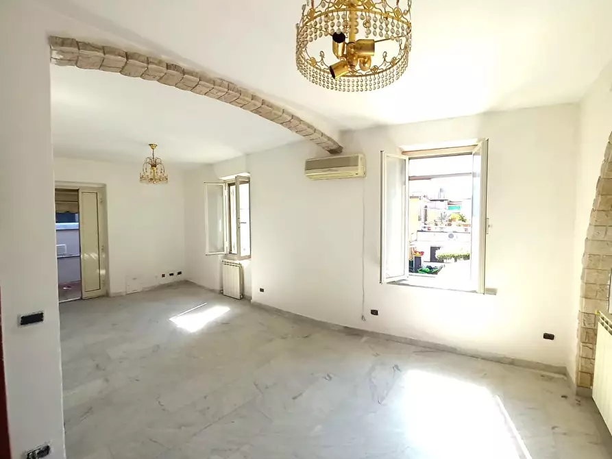 Immagine 3 di Appartamento in vendita  a Carrara