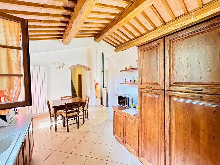 Immagine 2 di Villa in vendita  a Empoli