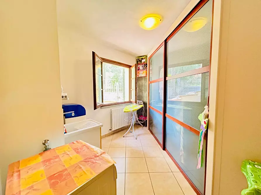 Immagine 10 di Villa in vendita  a Empoli