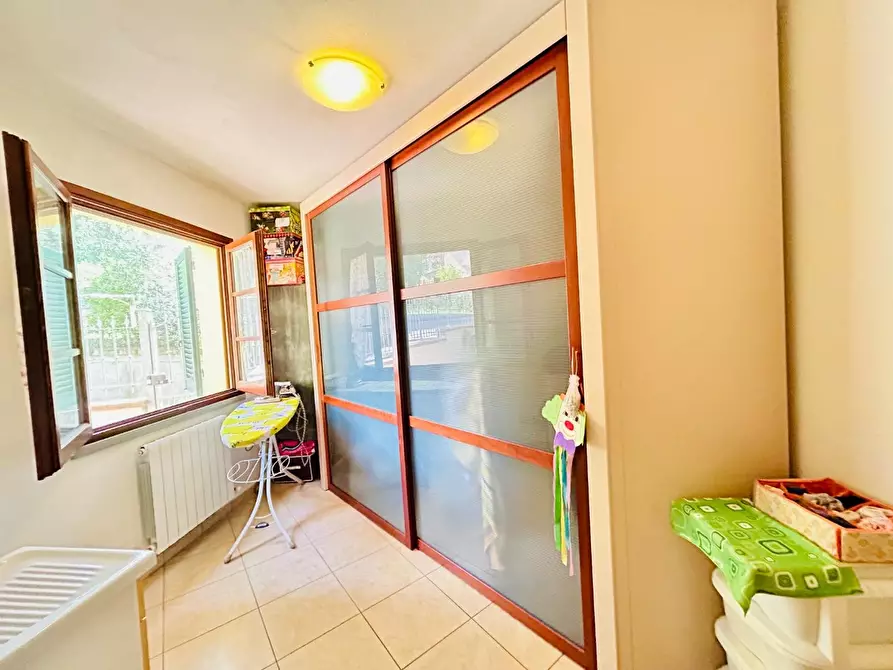 Immagine 11 di Villa in vendita  a Empoli