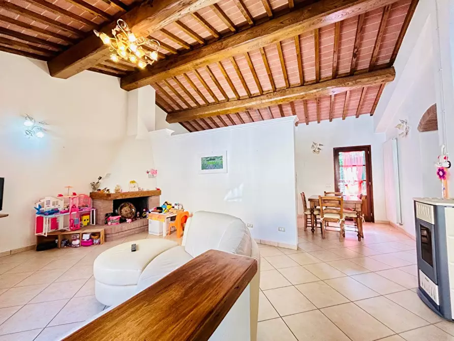 Immagine 4 di Villa in vendita  a Empoli