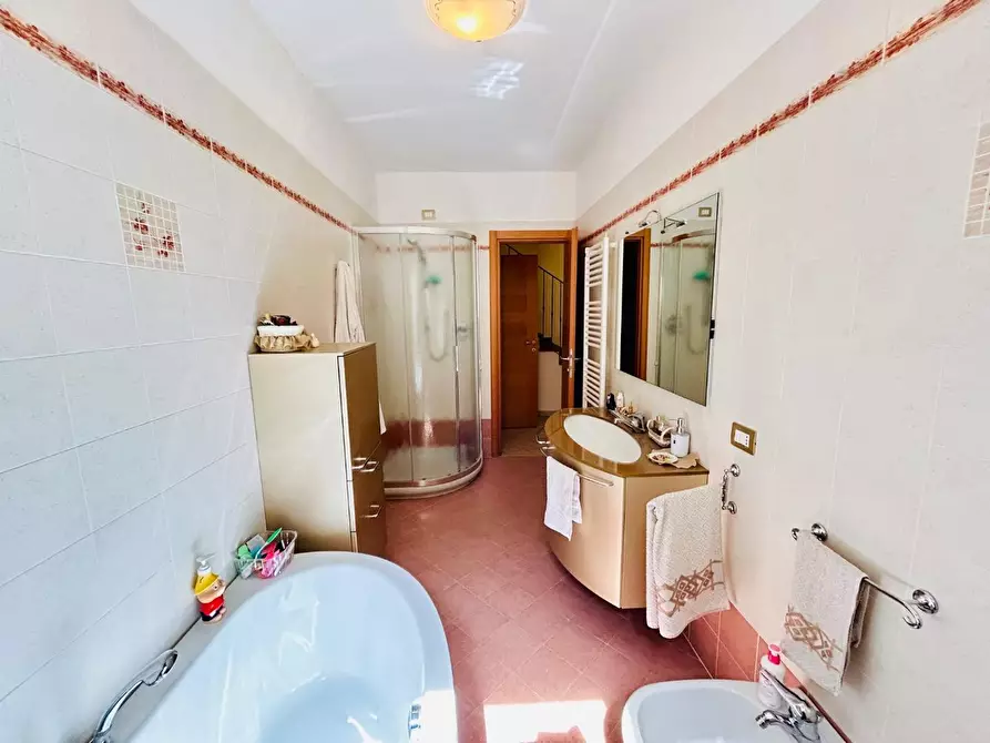 Immagine 14 di Villa in vendita  a Empoli