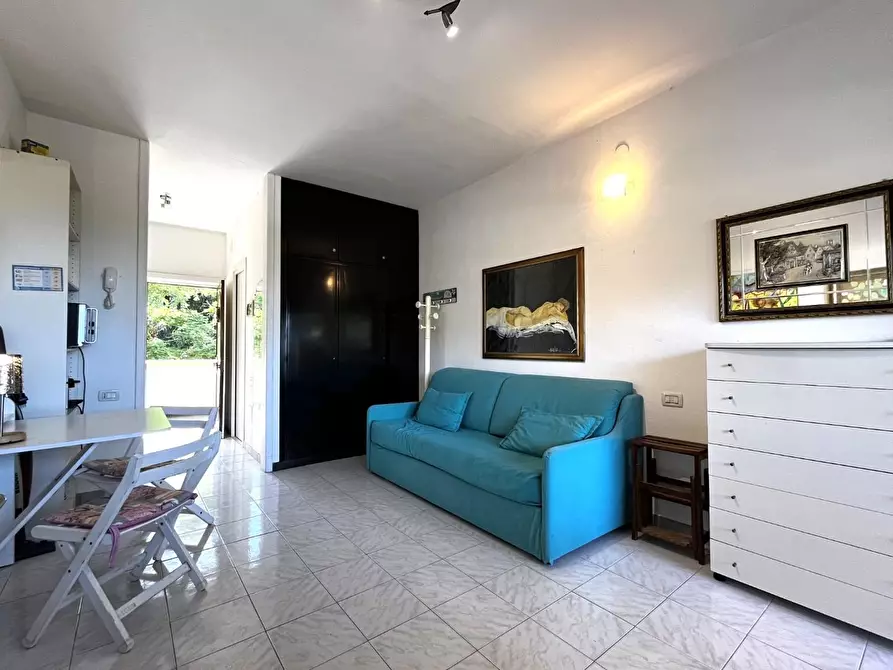 Immagine 17 di Appartamento in vendita  a Livorno