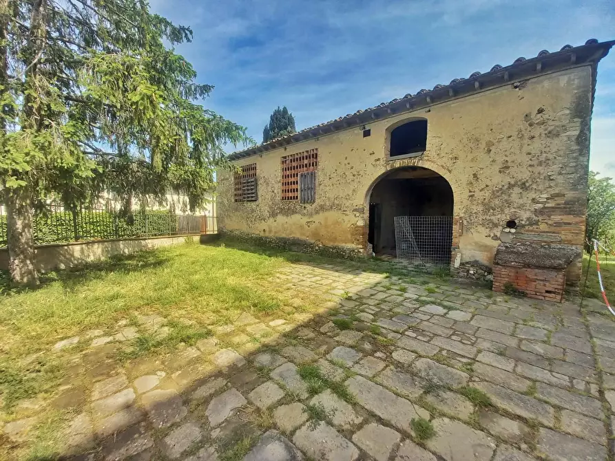 Immagine 2 di Deposito in vendita  a Montespertoli