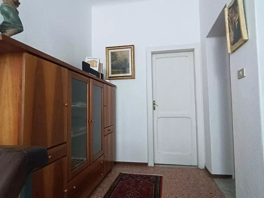 Immagine 8 di Ufficio in affitto  a Barga