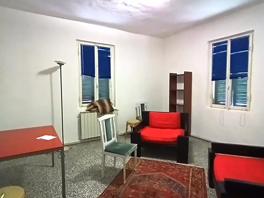 Immagine 10 di Ufficio in affitto  a Barga