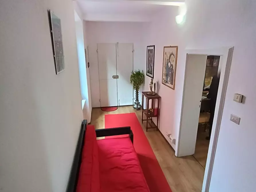 Immagine 4 di Ufficio in affitto  a Barga