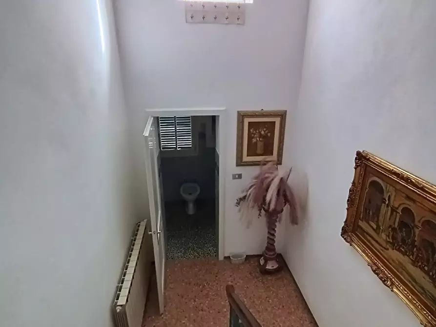 Immagine 7 di Ufficio in affitto  a Barga