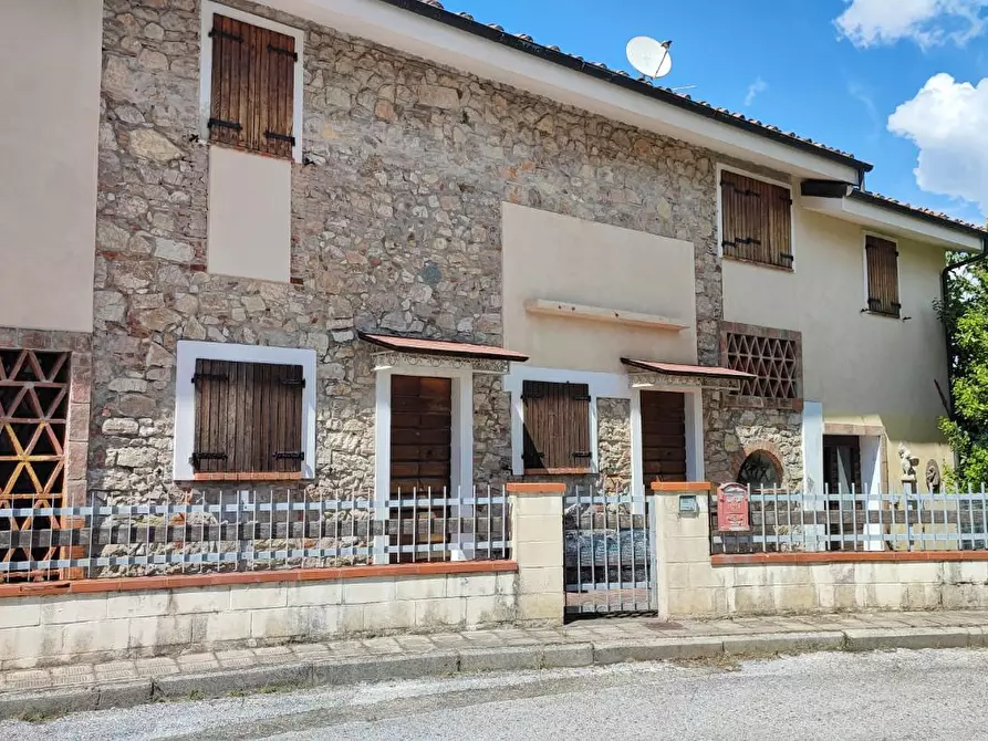 Immagine 19 di Villa in vendita  a Viareggio