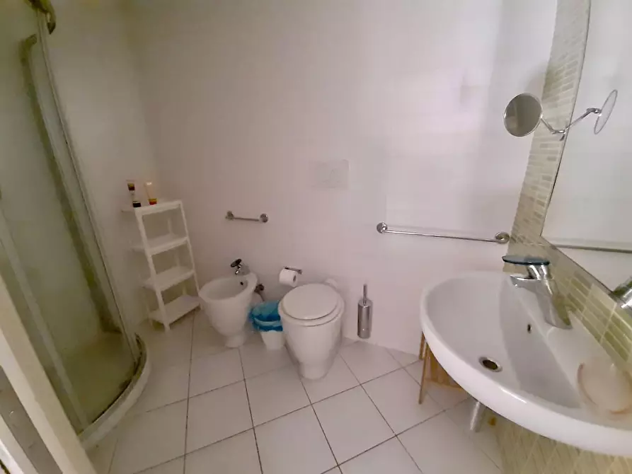 Immagine 11 di Loft/Open space in vendita  a Pisa