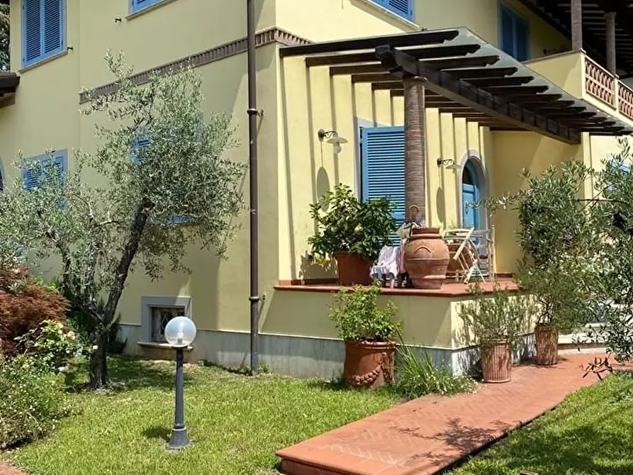 Immagine 5 di Casa indipendente in vendita  a Pietrasanta