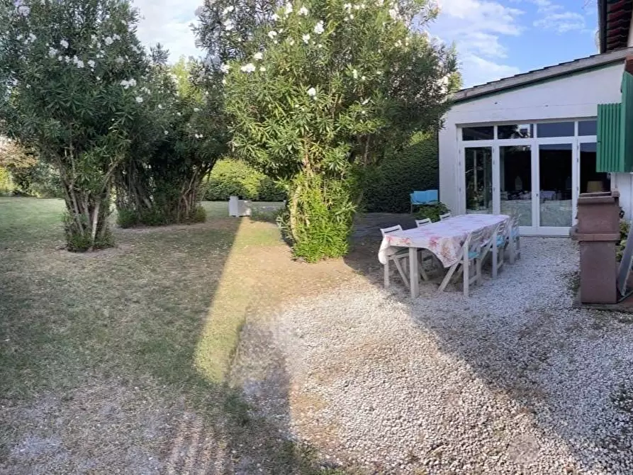 Immagine 2 di Villa in affitto  a Forte Dei Marmi