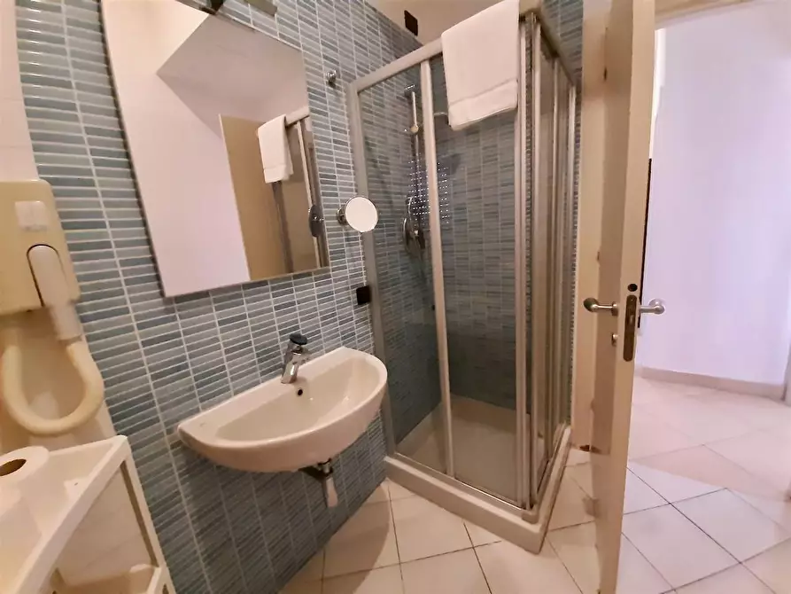 Immagine 12 di Appartamento in vendita  a Pisa