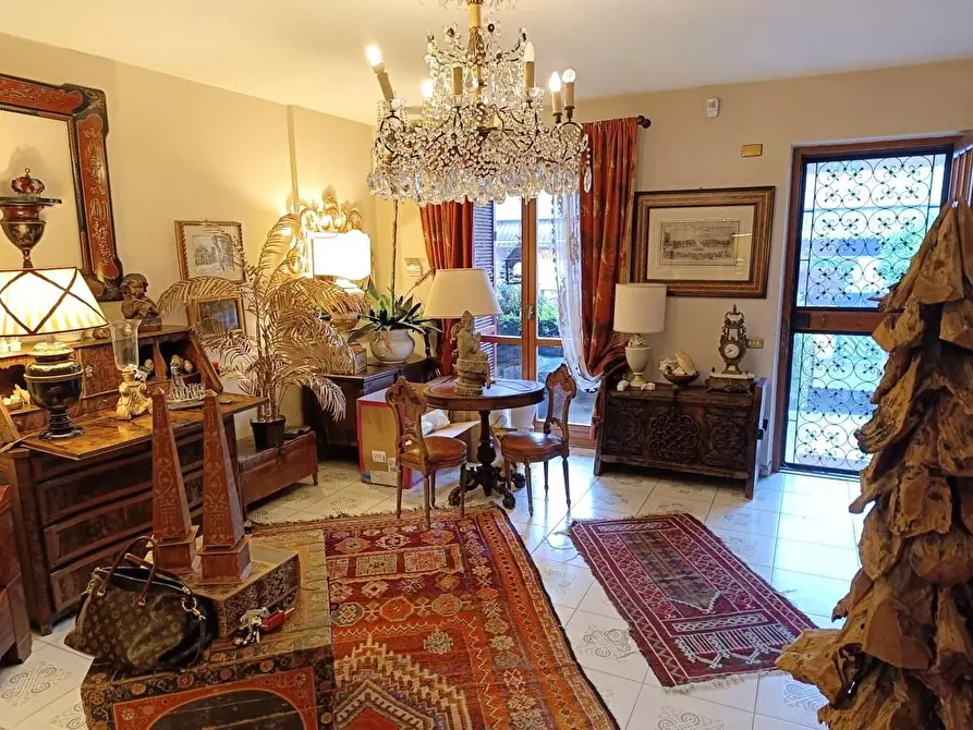 Immagine 2 di Villetta a schiera in vendita  a Carrara