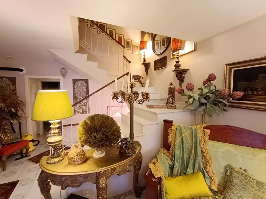 Immagine 9 di Villetta a schiera in vendita  a Carrara