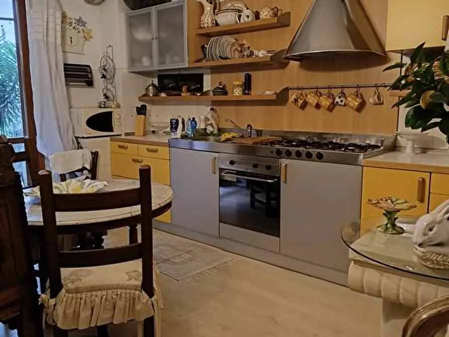 Immagine 24 di Villetta a schiera in vendita  a Carrara