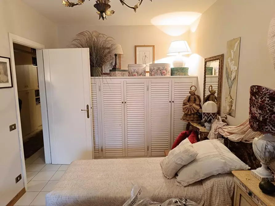 Immagine 16 di Villetta a schiera in vendita  a Carrara