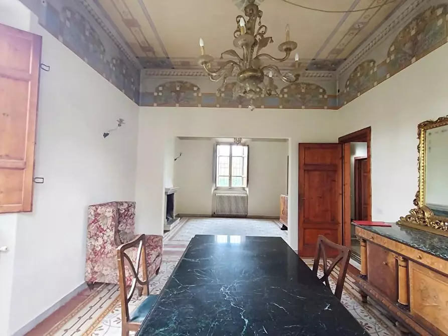 Immagine 9 di Villa in vendita  a Capannori