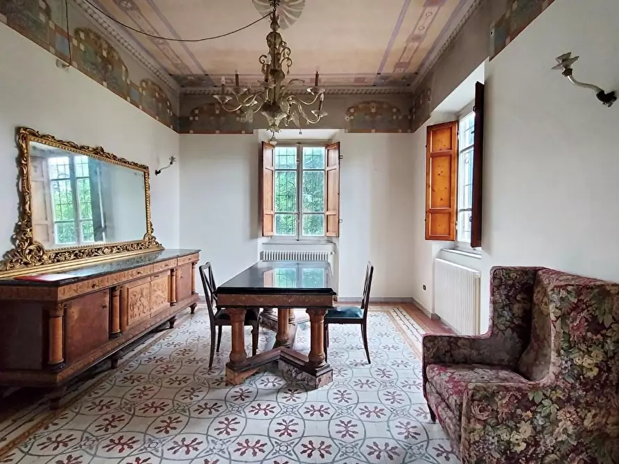 Immagine 5 di Villa in vendita  a Capannori