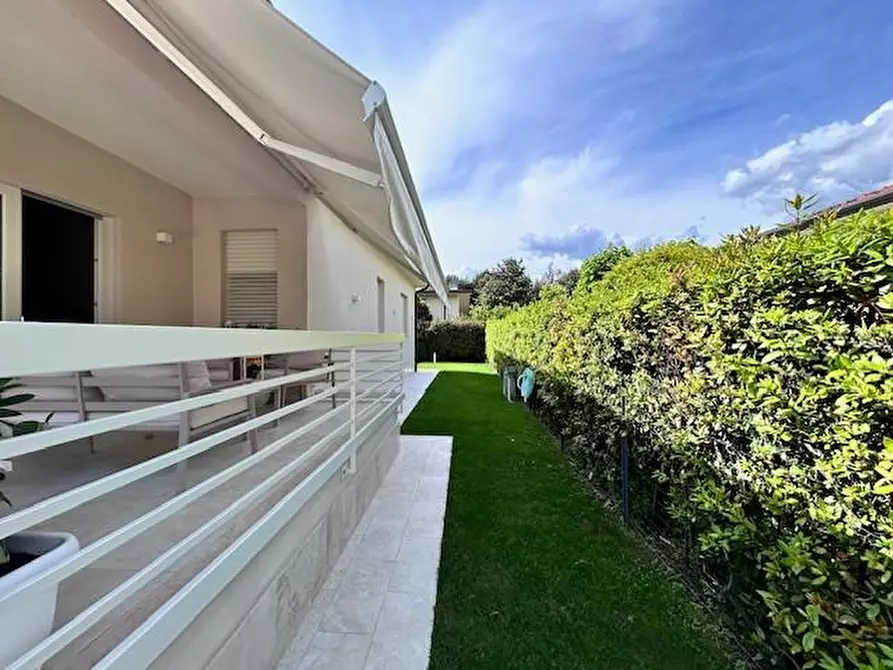 Immagine 4 di Villa in affitto  a Forte Dei Marmi