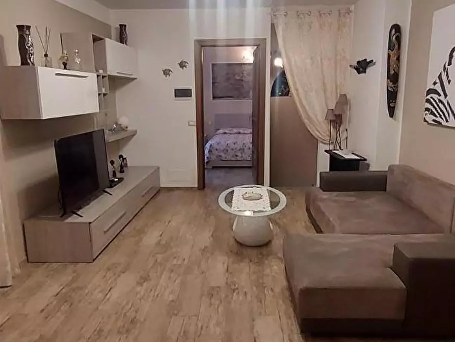 Immagine 11 di Appartamento in vendita  a Carrara