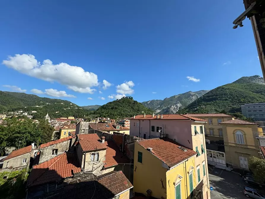 Immagine 21 di Appartamento in vendita  a Carrara