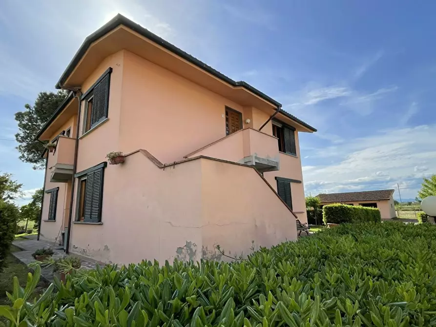 Immagine 6 di Villa in vendita  a Fucecchio