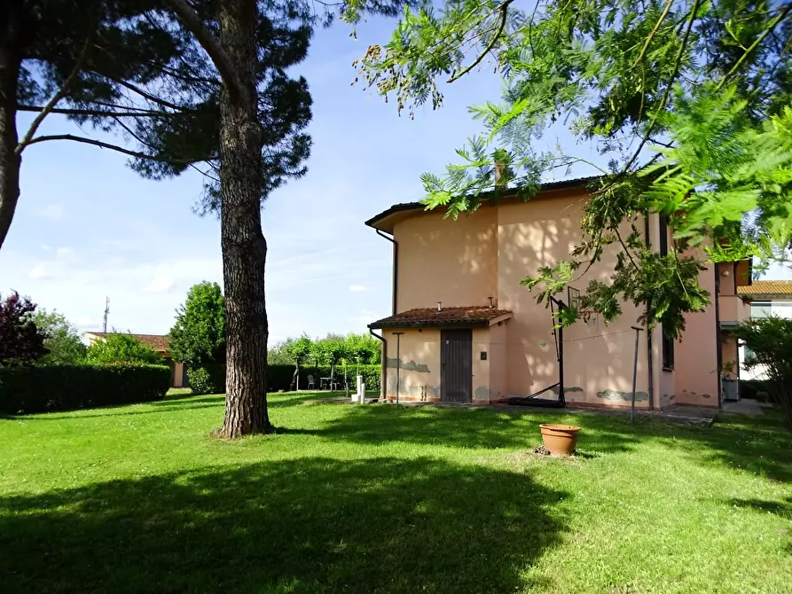 Immagine 70 di Villa in vendita  a Fucecchio