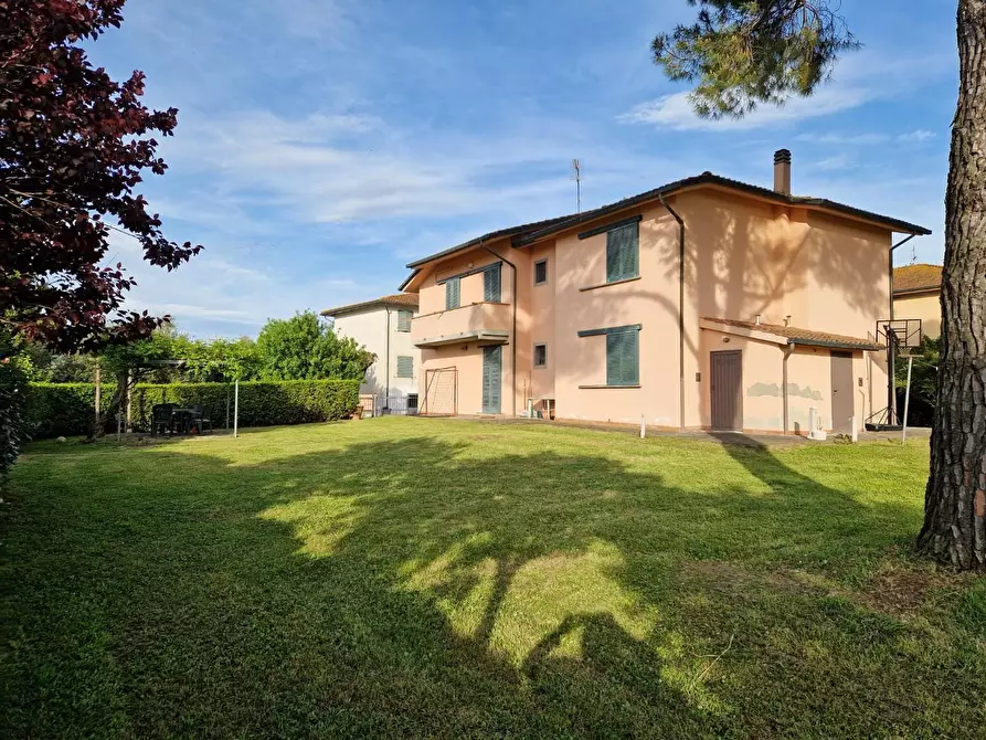 Immagine 7 di Villa in vendita  a Fucecchio