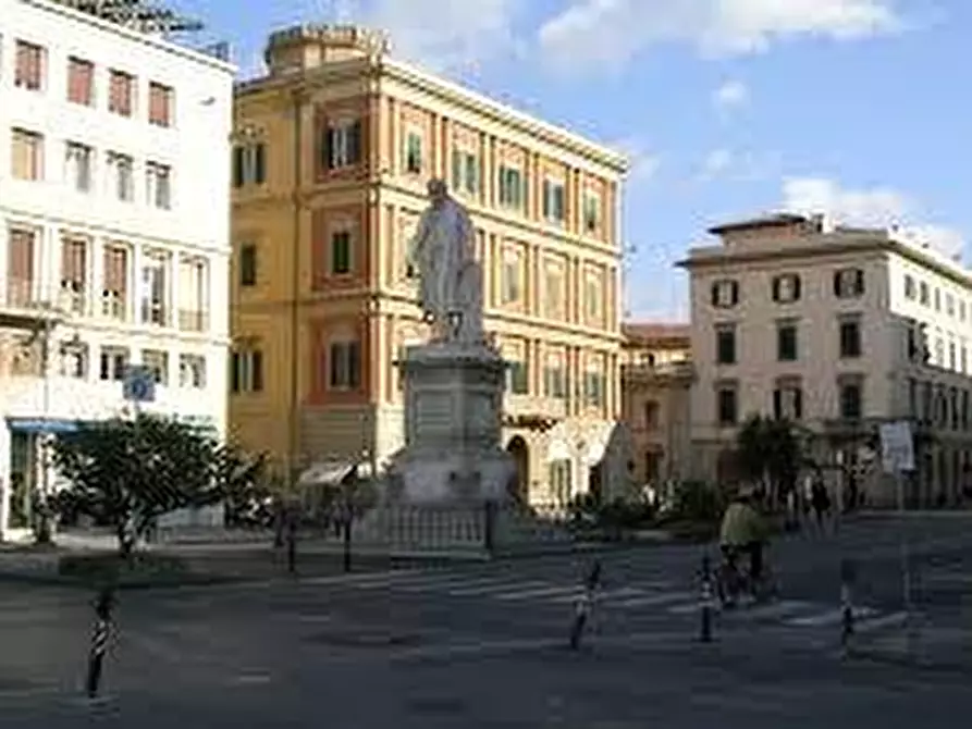 Immagine 1 di Ufficio in vendita  a Livorno