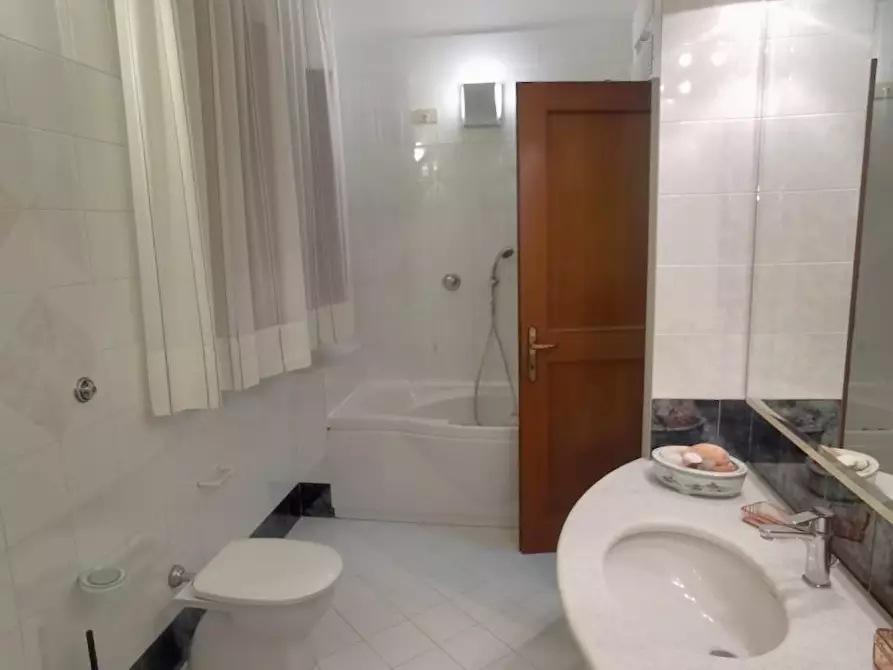 Immagine 34 di Appartamento in vendita  a Pisa