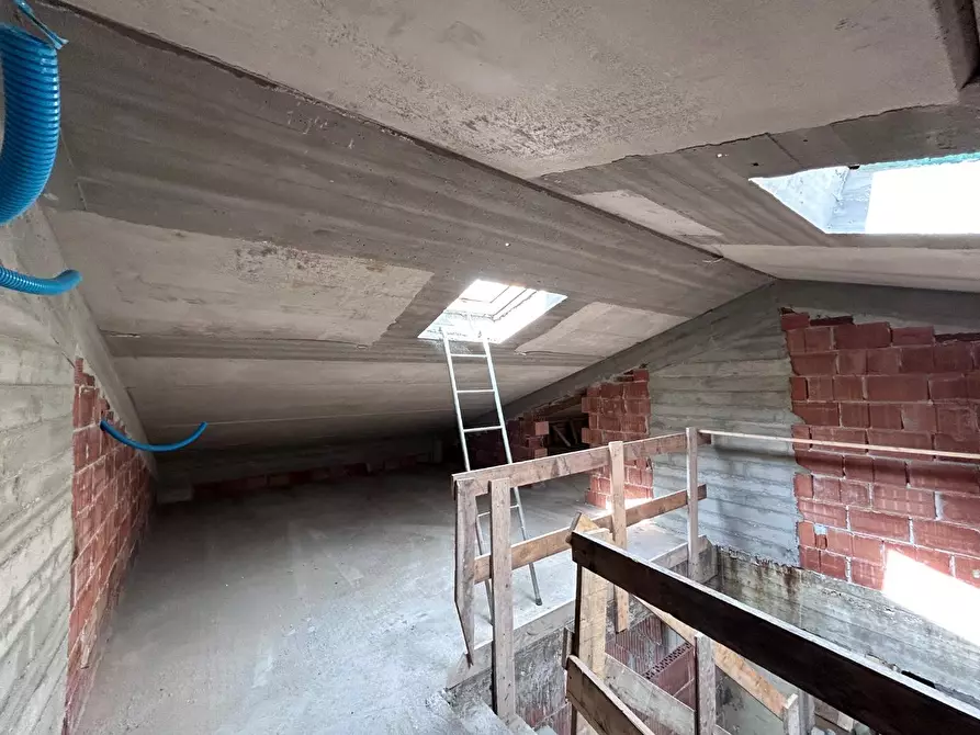 Immagine 15 di Villetta a schiera in vendita  a Castelfranco Di Sotto