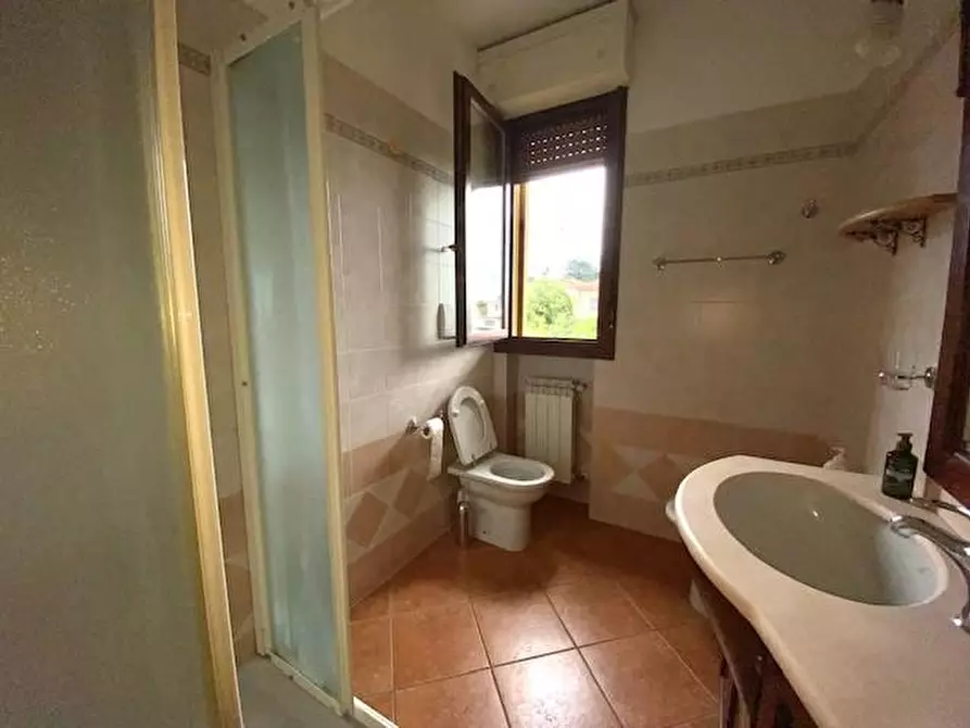 Immagine 8 di Appartamento in vendita  a Massa E Cozzile