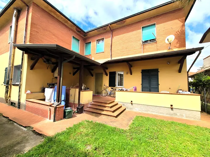 Immagine 1 di Albergo/B&B/Residence in vendita  a Massa