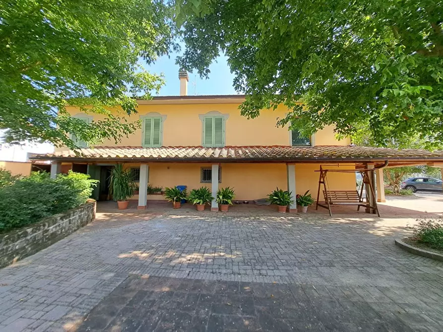 Immagine 1 di Villa in vendita  a Cerreto Guidi