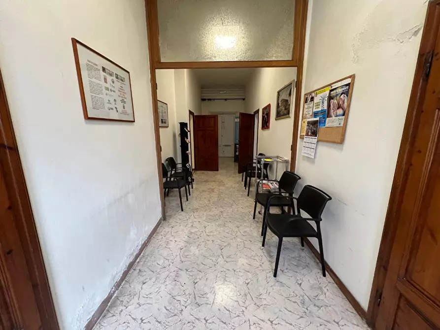 Immagine 8 di Ufficio in affitto  a Cascina